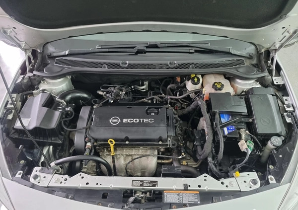 Opel Astra cena 33999 przebieg: 59000, rok produkcji 2010 z Kołobrzeg małe 379